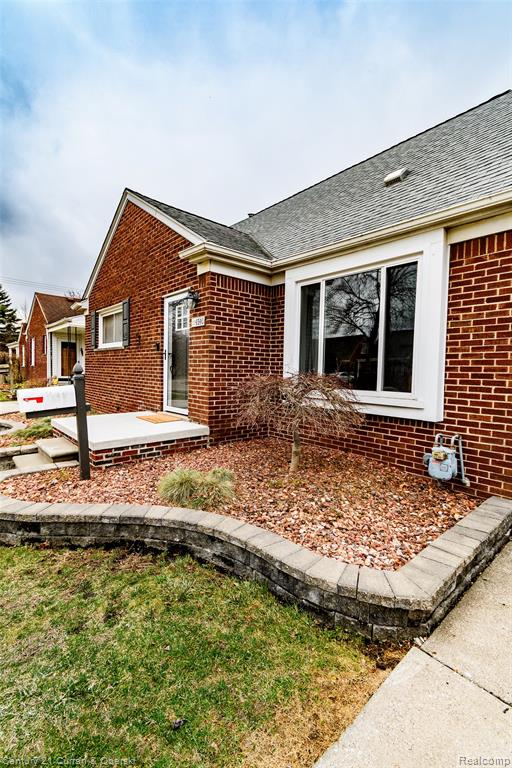 9390 Quandt Avenue, Allen Park, MI 48101 — Photo 2