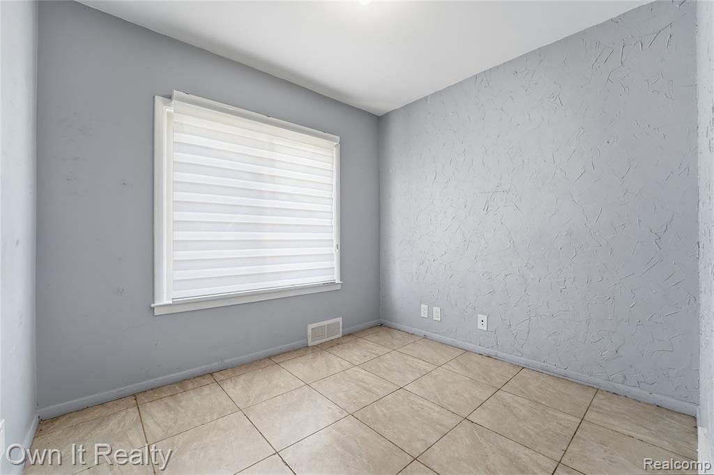 7247 Schaefer Road, Dearborn, MI 48126 — Photo 8