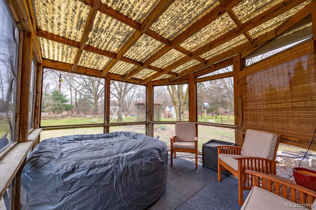 9043 Woods Edge Drive, Commerce Twp, MI 48382 — Photo 47