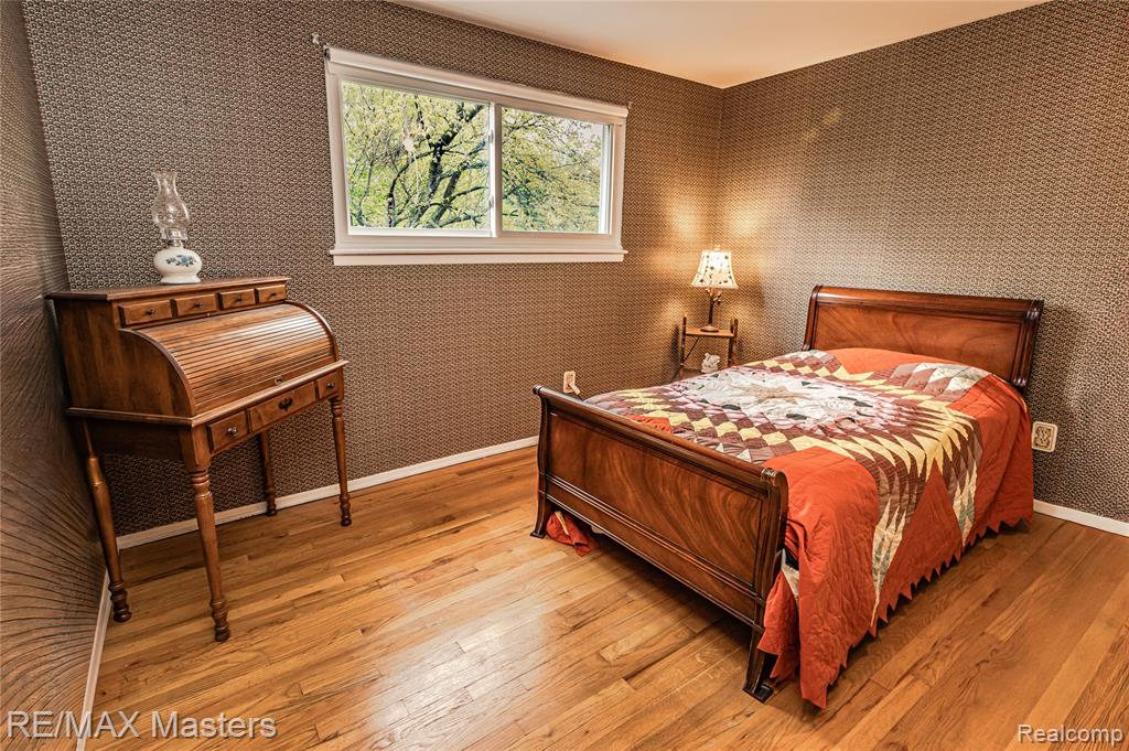21879 Canterbury Avenue, Grosse Ile, MI 48138 — Photo 27