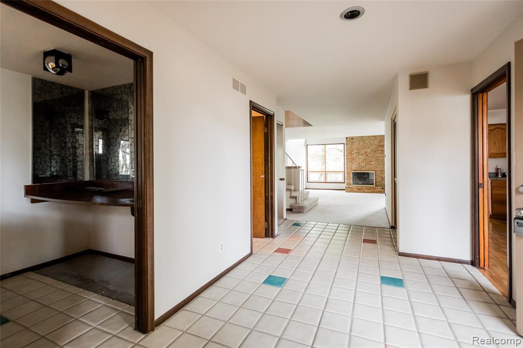 7118 Pebble Park Drive, West Bloomfield, MI — Photo 23
