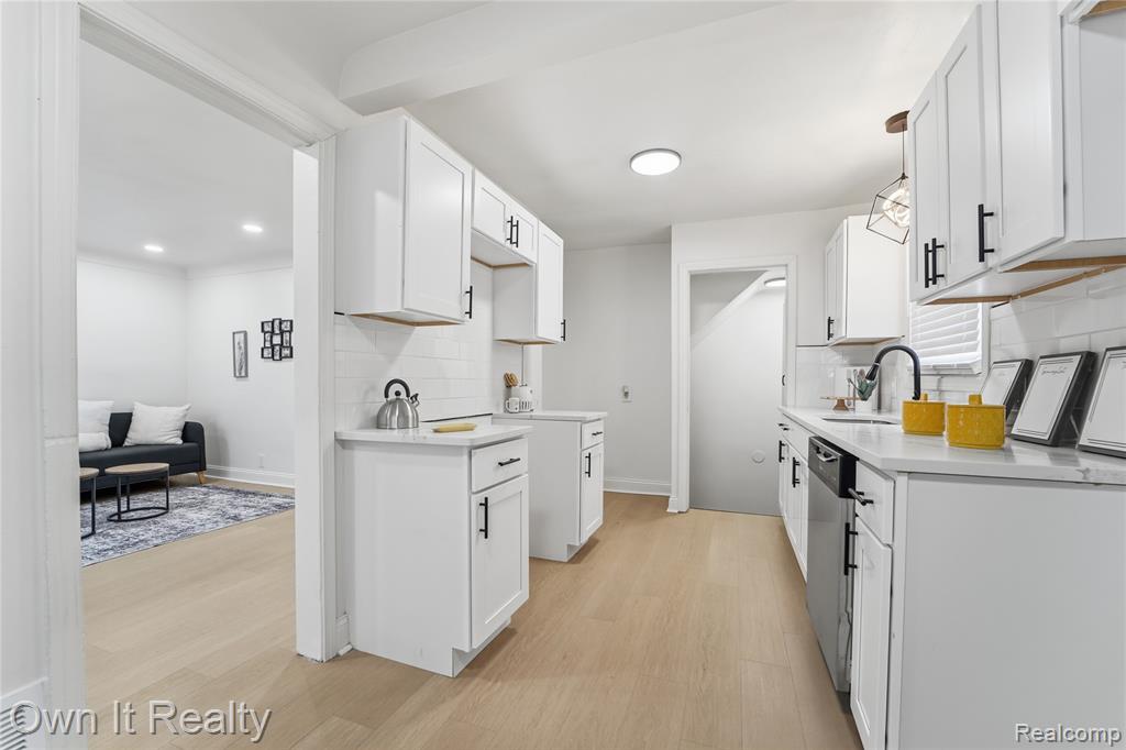 20190 Stansbury Street, Detroit, MI 48235 — Photo 9