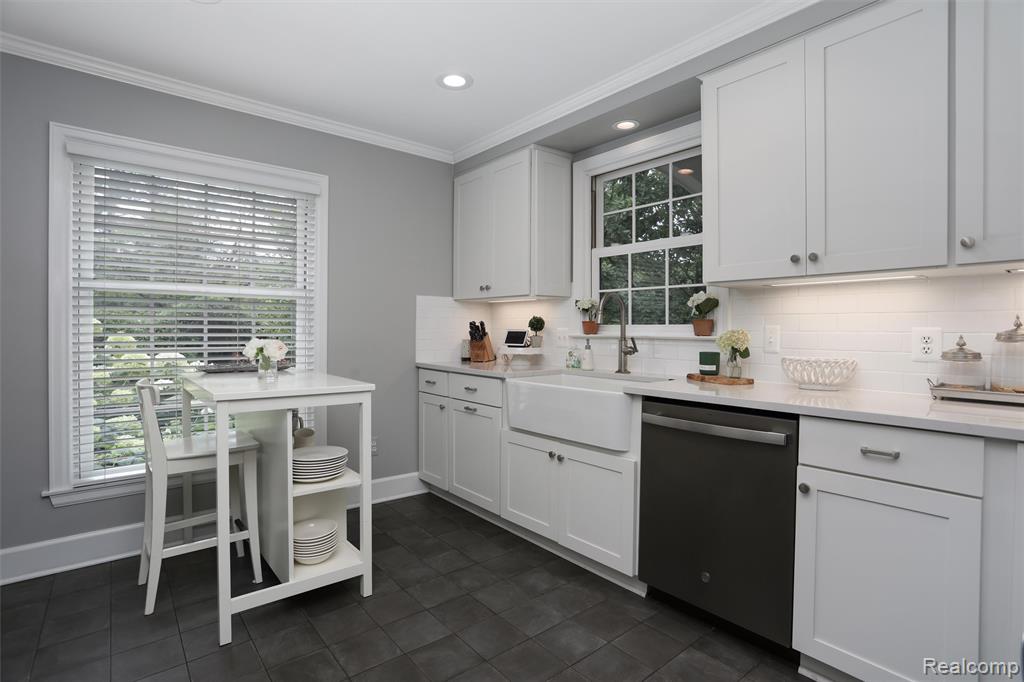 4200 Surrey Cross, Bloomfield Hills, MI 48301 — Photo 10