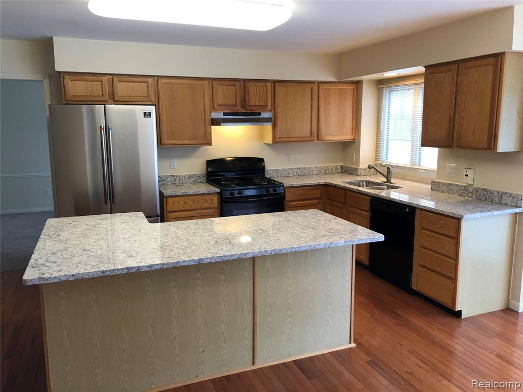 45373 SEABROOK, Canton, MI 48188 — Photo 4