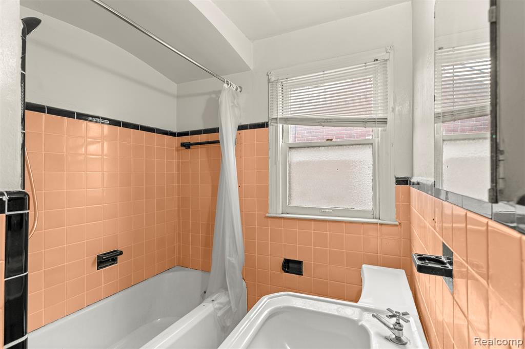 8547 Meyers Road, Detroit, MI 48228 — Photo 17