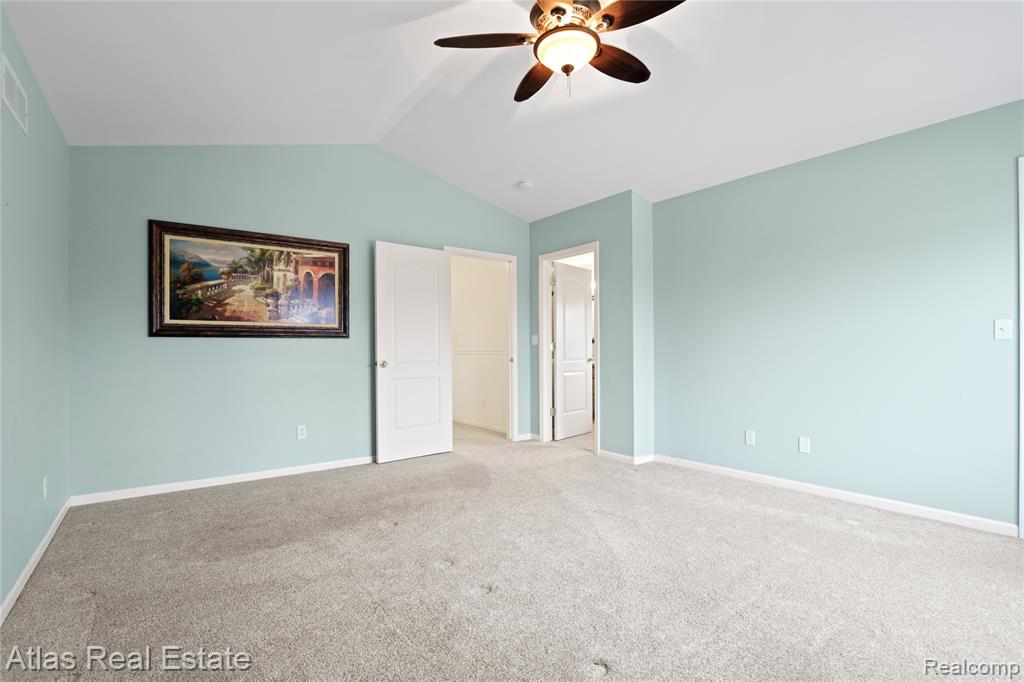 4028 Grand Oaks Court, Burton, MI 48519 — Photo 25