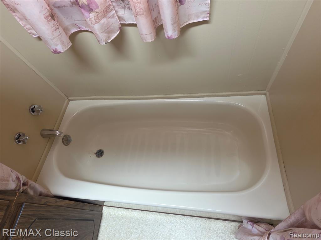 952 Lakeview Street, Waterford, MI 48328 — Photo 25
