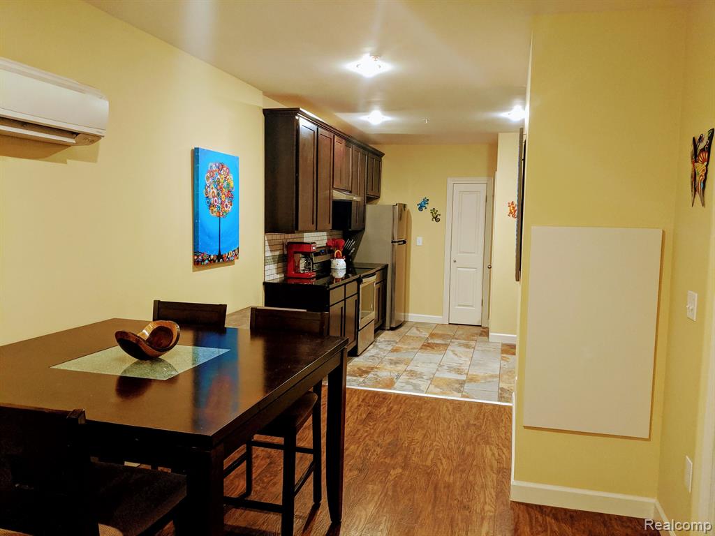 89 E EDSEL FORD FWY, Detroit, MI 48202 — Photo 16