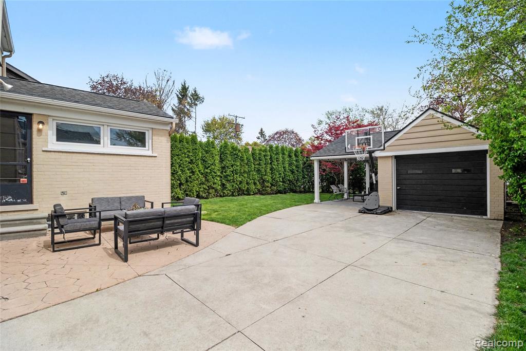 32240 Auburn Drive, Beverly Hills, MI 48025 — Photo 21