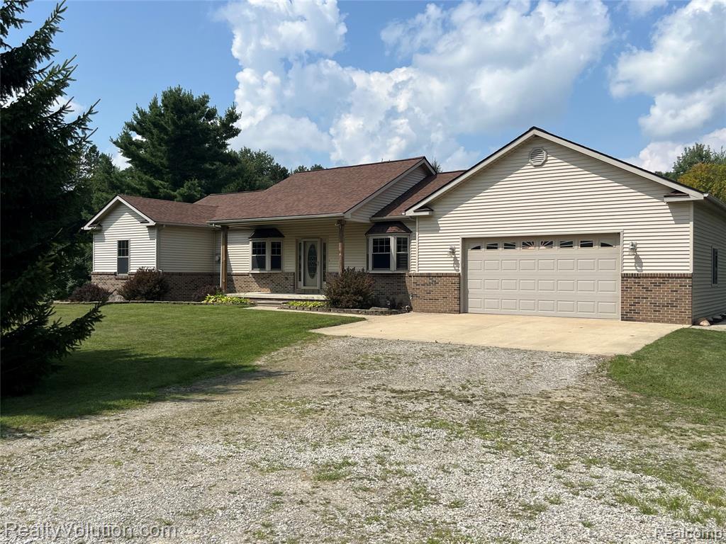 5885 Skyview Drive, Imlay City, MI 48444 — Photo 65