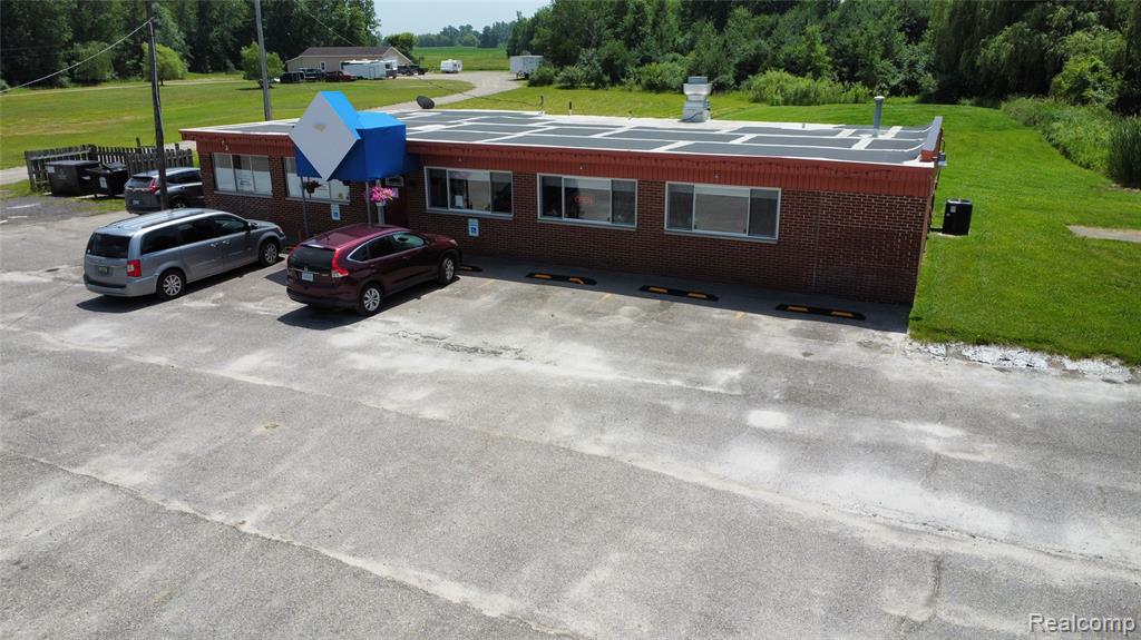 10691 W Grand River Road, Fowlerville, MI 48836 — Photo 2