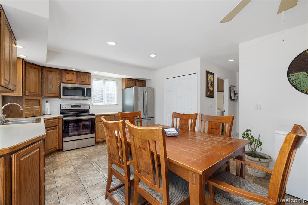 7312 LINDEN Road, Fenton, MI 48430 — Photo 8