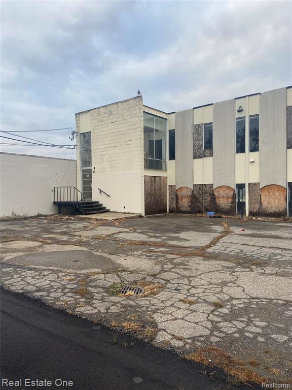 21590 Greenfield Road - Photo 2