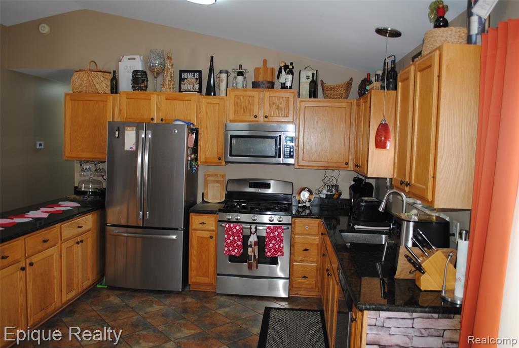 750 Applegate Drive, Marysville, MI 48040 — Photo 4
