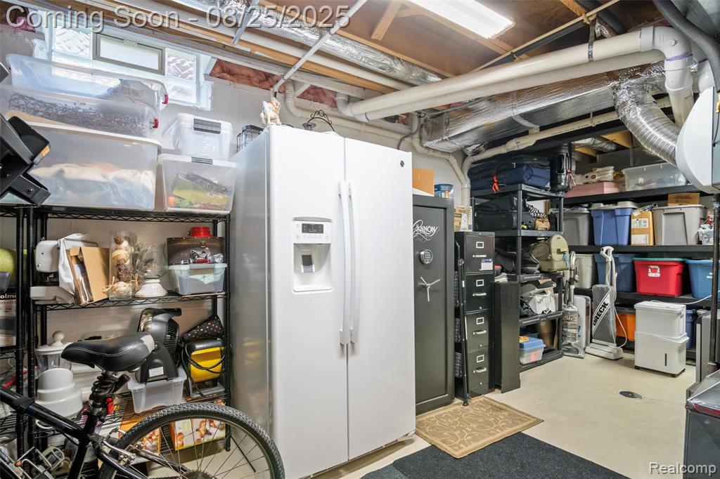 48201 Nottinghill Lane, Canton, MI 48188 — Photo 46