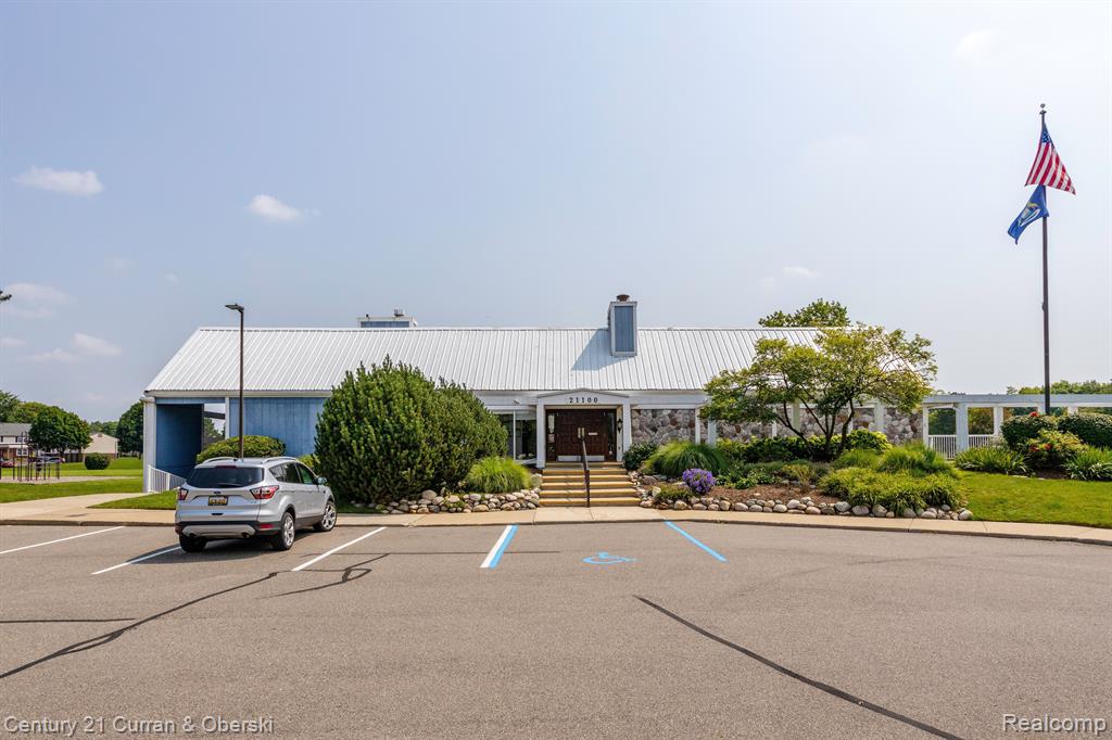 21260 E GLEN HAVEN Circle, Northville, MI 48167 — Photo 25