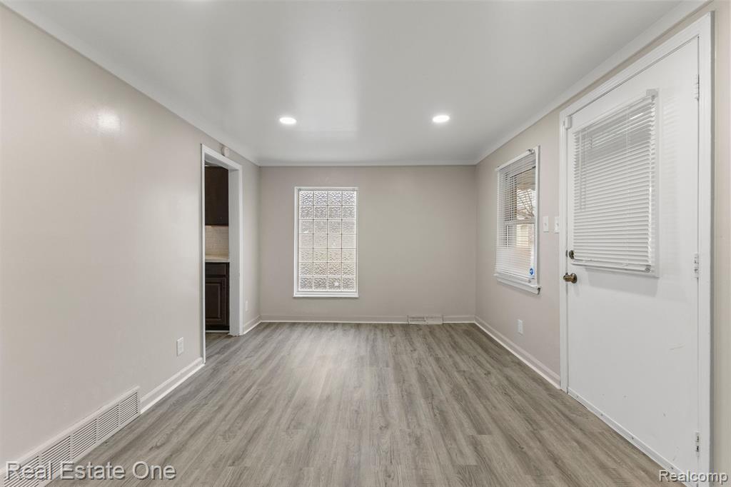5121 CROISSANT Street, Dearborn Heights, MI 48125 — Photo 13