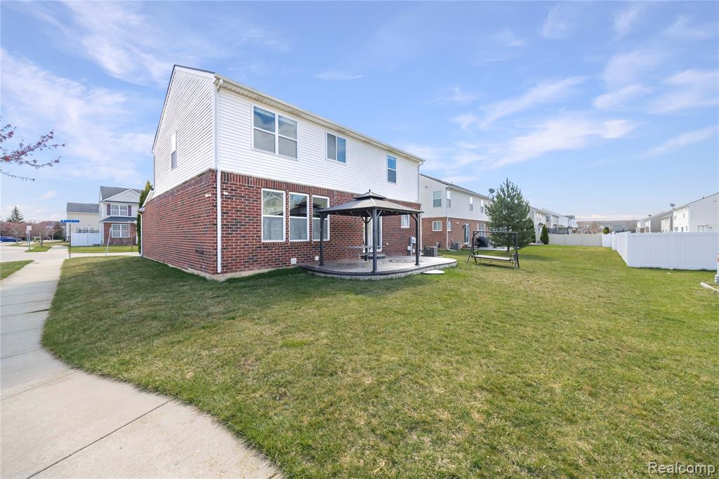 42613 Meridian Drive, Sterling Heights, MI 48313 — Photo 30