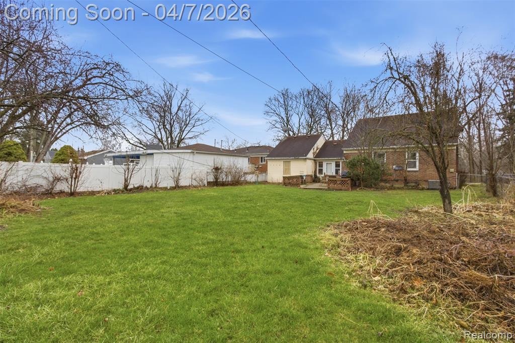 16754 Lola Drive, Redford, MI 48240 — Photo 20