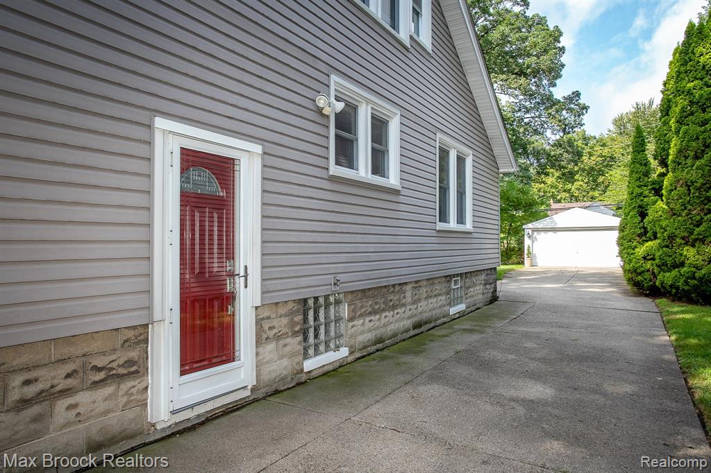 501 N Wilson Avenue, Royal Oak, MI 48067 — Photo 68