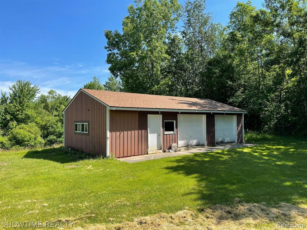 5957 LYONS Road, Imlay City, MI 48444 — Photo 4