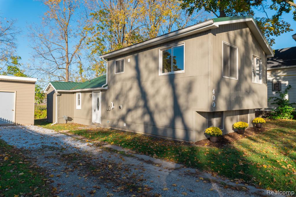 400 W MAIN Street, Durand, MI 48429 — Photo 3