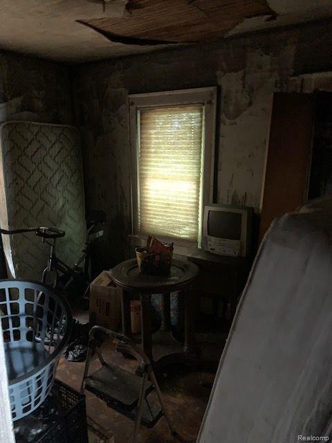 733 CADILLAC Street, Flint, MI 48504 — Photo 9