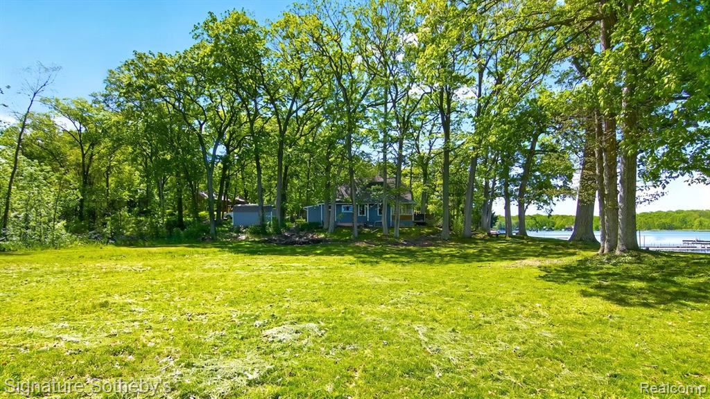 9485 LAKEVIEW Drive, Pinckney, MI 48169 — Photo 7