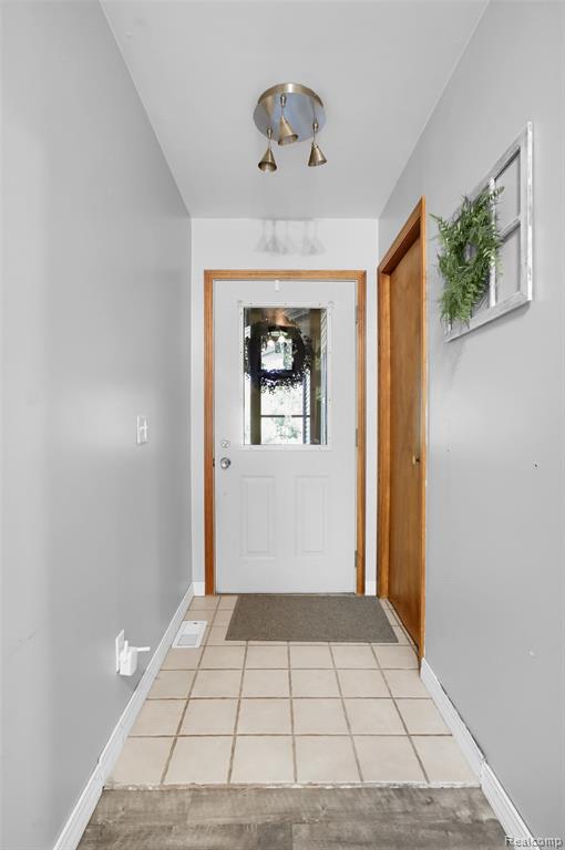 8532 Pettysville Road, Pinckney, MI 48169 — Photo 3