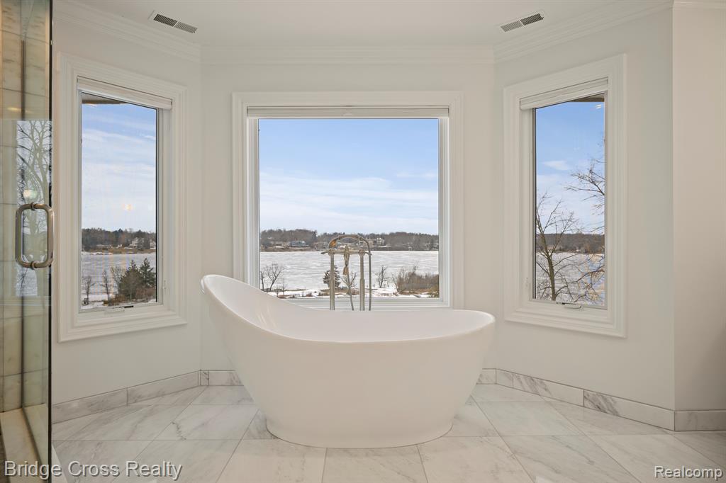 5820 LAKEVIEW Avenue, Orchard Lake Village, MI 48323 — Photo 44
