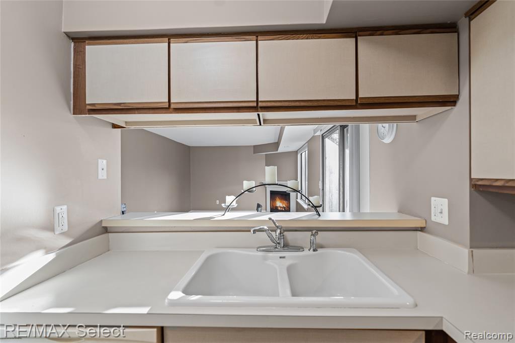 250 Briarcrest Drive, 129, Ann Arbor, MI 48104 — Photo 16