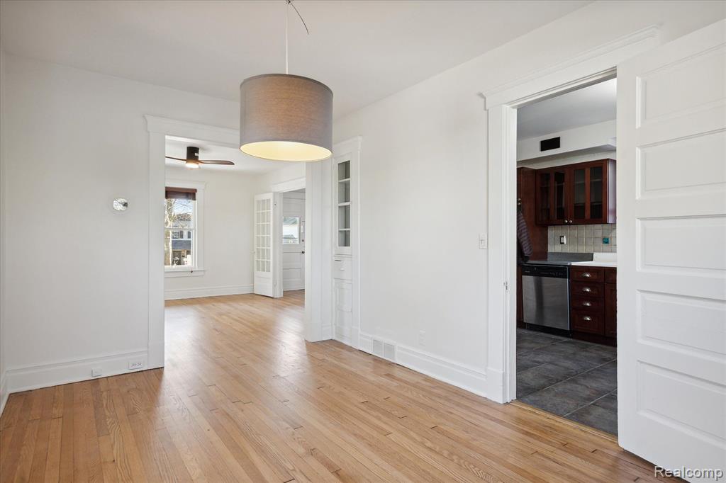 618 W LIBERTY Street, Ann Arbor, MI 48103 — Photo 13