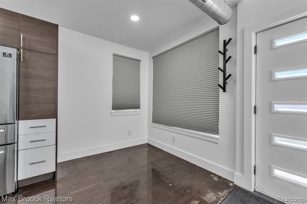 51 E Shevlin Avenue, Hazel Park, MI 48030 — Photo 17