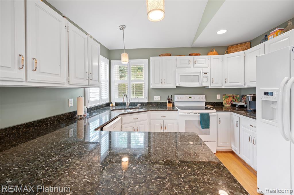 2336 Swans Cove, 7, Fenton, MI 48430 — Photo 11