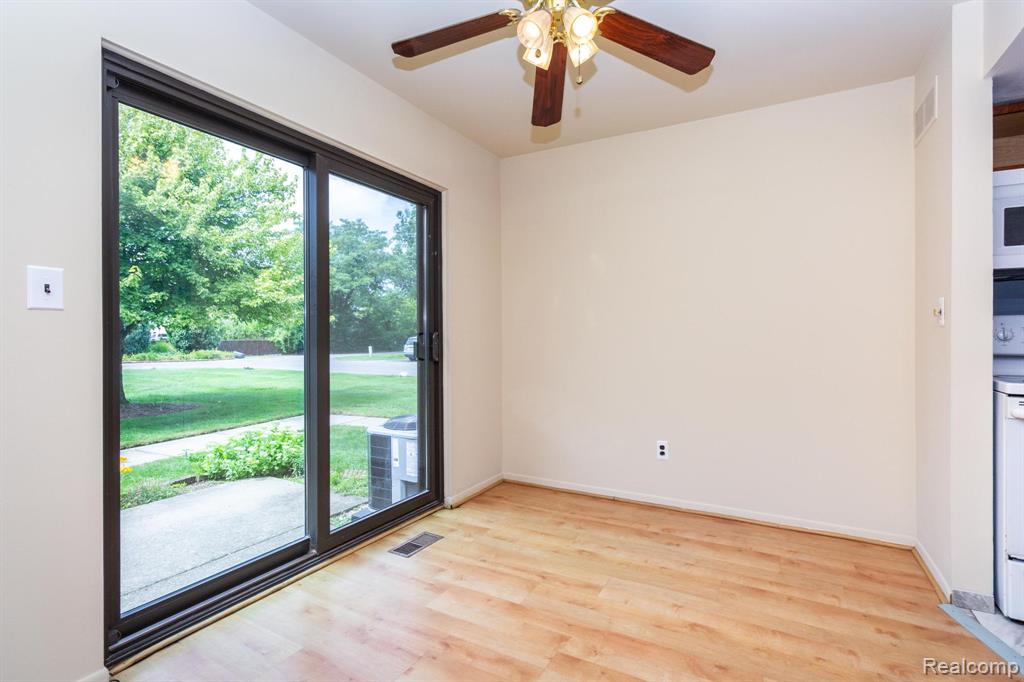 41727 Bedford Drive, 83, Canton, MI 48187 — Photo 7