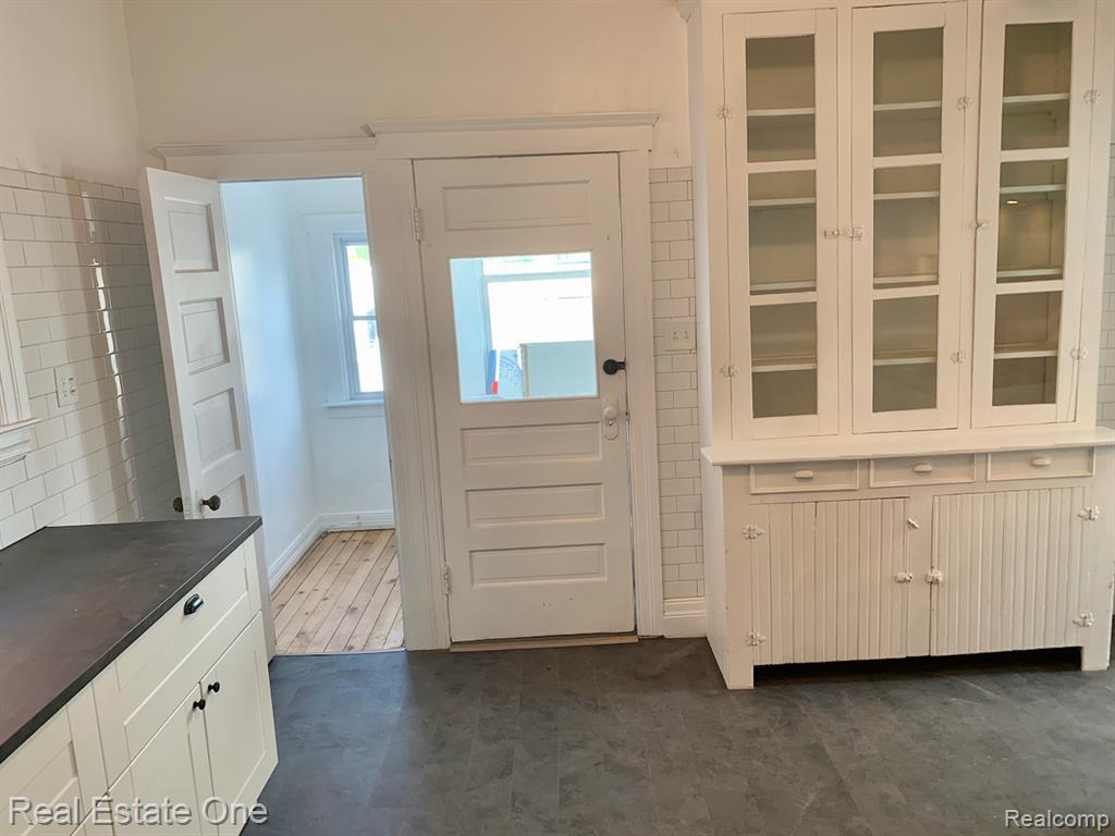 2454 Florian Street, Hamtramck, MI 48212 — Photo 42