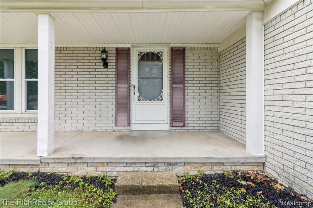43101 LANCELOT Drive, Canton, MI 48188 — Photo 6