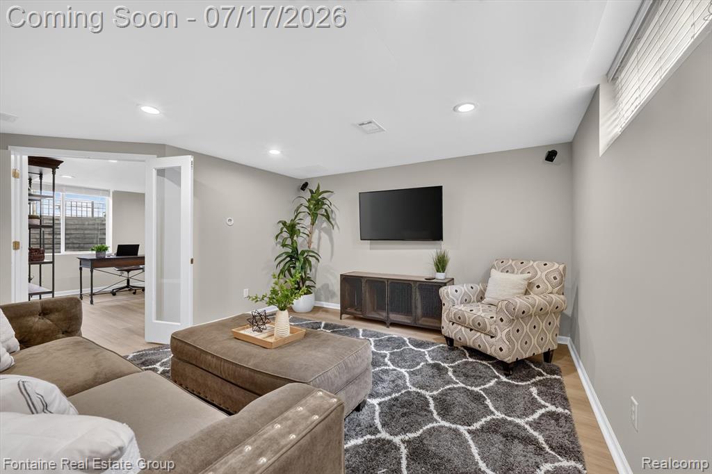 240 Rosebud Court, Walled Lake, MI 48390 — Photo 45