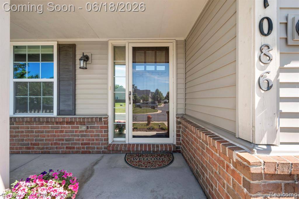 1086 Paddock Drive, South Lyon, MI 48178 — Photo 8