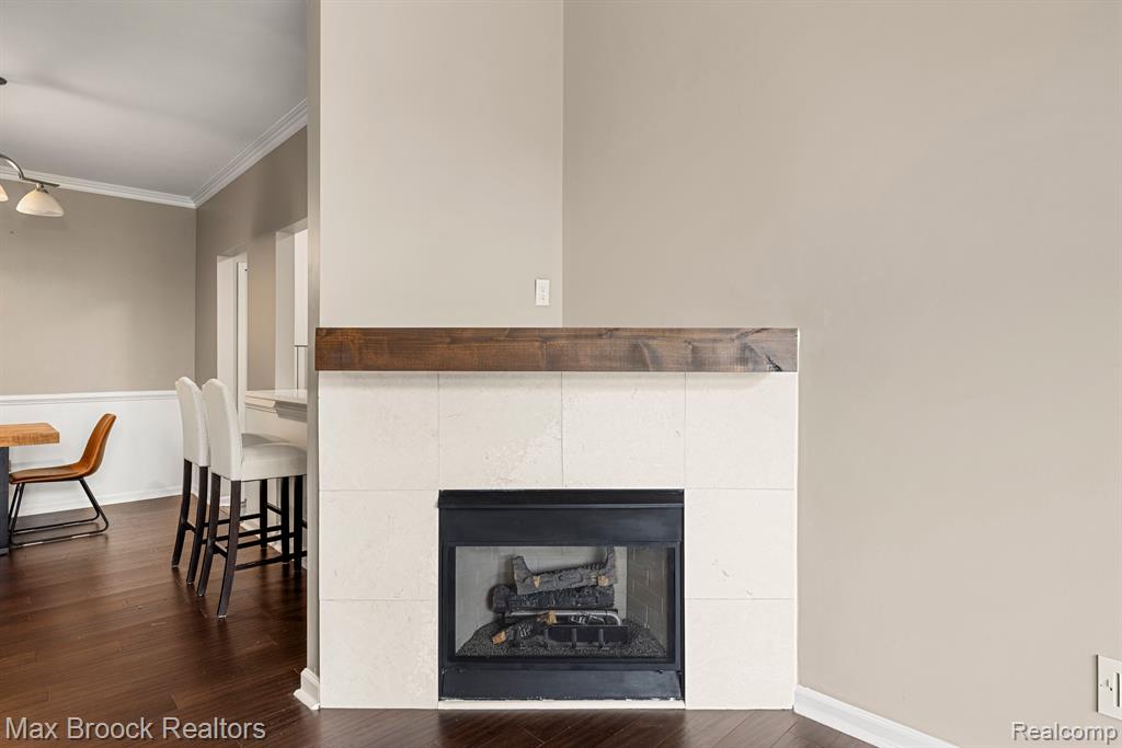 6104 ADDINGTON Drive, Commerce Twp, MI 48390 — Photo 8