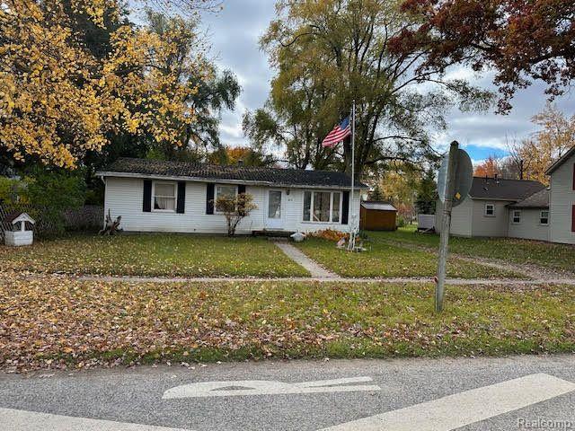 829 BRADY Street, Chesaning, MI 48616 — Photo 5