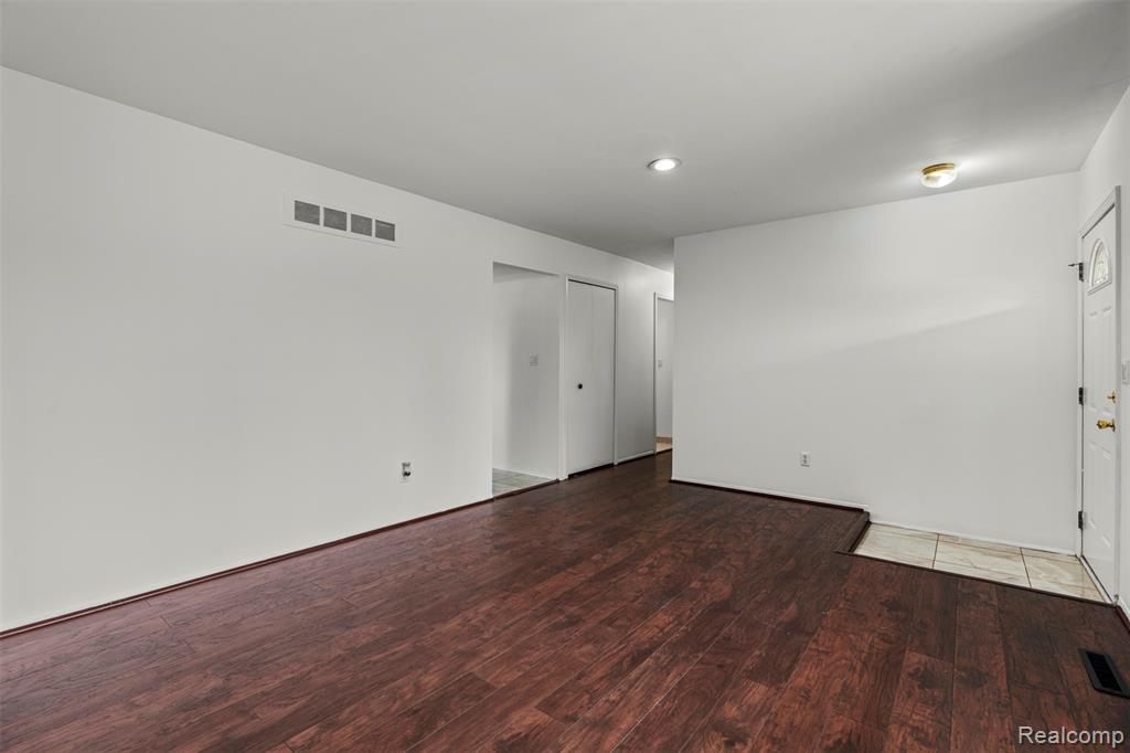 40553 Passmore Drive, Clinton Twp, MI 48038 — Photo 6