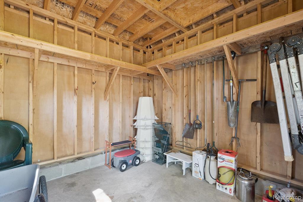 915 E River Road, Flushing, MI 48433 — Photo 45