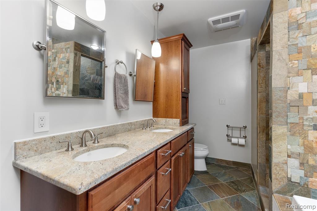 793 Box Canyon Court, Rochester Hills, MI 48309 — Photo 35