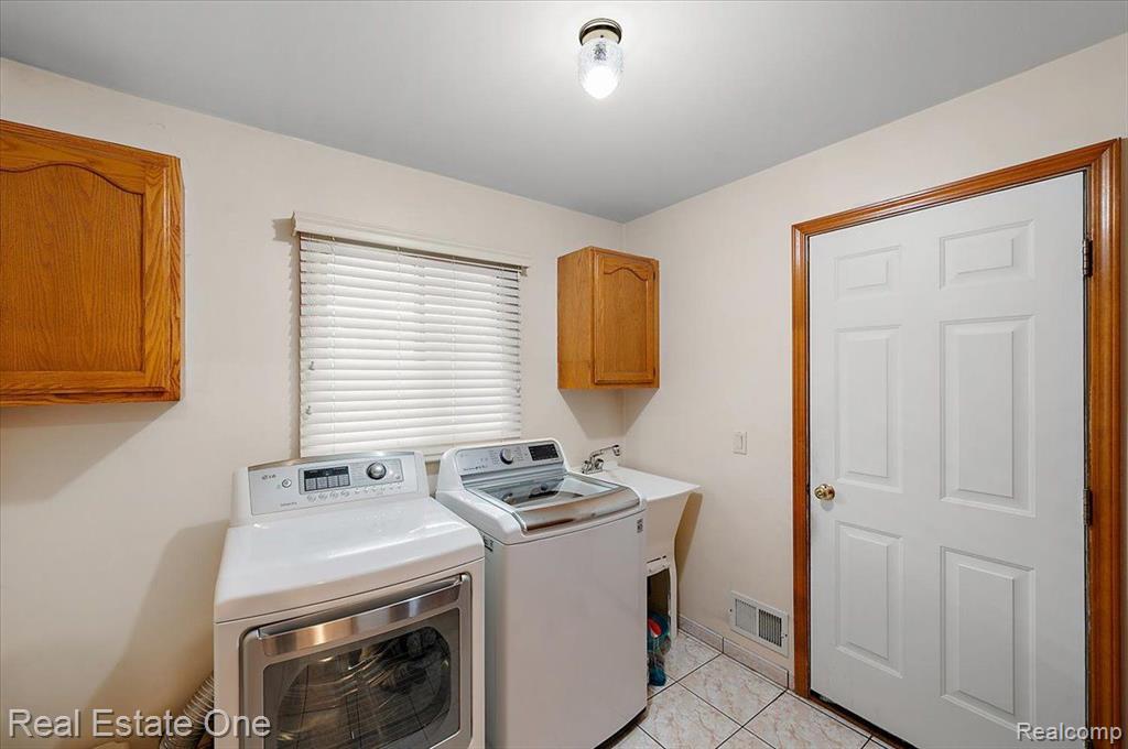 4836 CORRIANDER Drive, Sterling Heights, MI 48314 — Photo 32