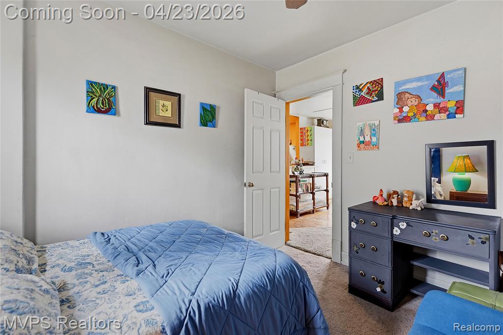 907 Batavia Avenue, Royal Oak, MI 48067 — Photo 17