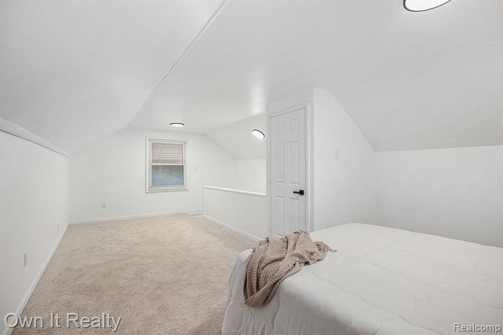 21138 Huntington Avenue, Harper Woods, MI 48225 — Photo 21