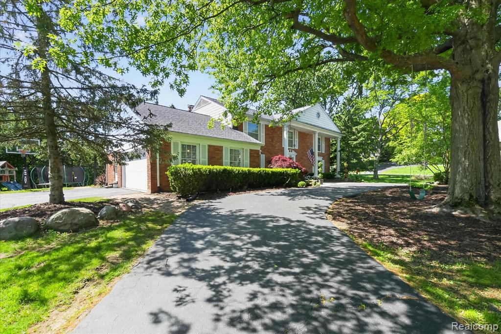 4121 Antique Lane, Bloomfield, MI 48302 — Photo 2