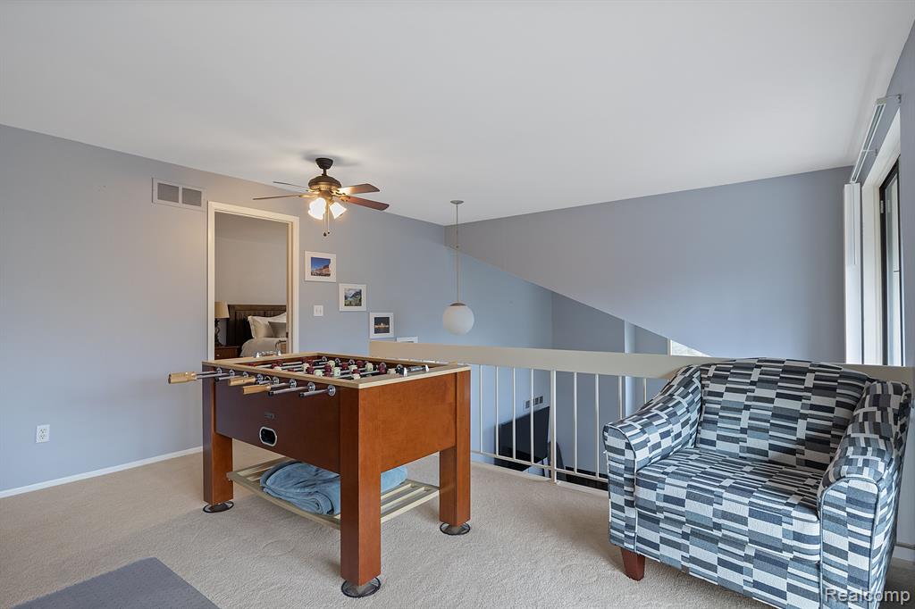 1561 S HILL Boulevard, Bloomfield Hills, MI 48304 — Photo 19