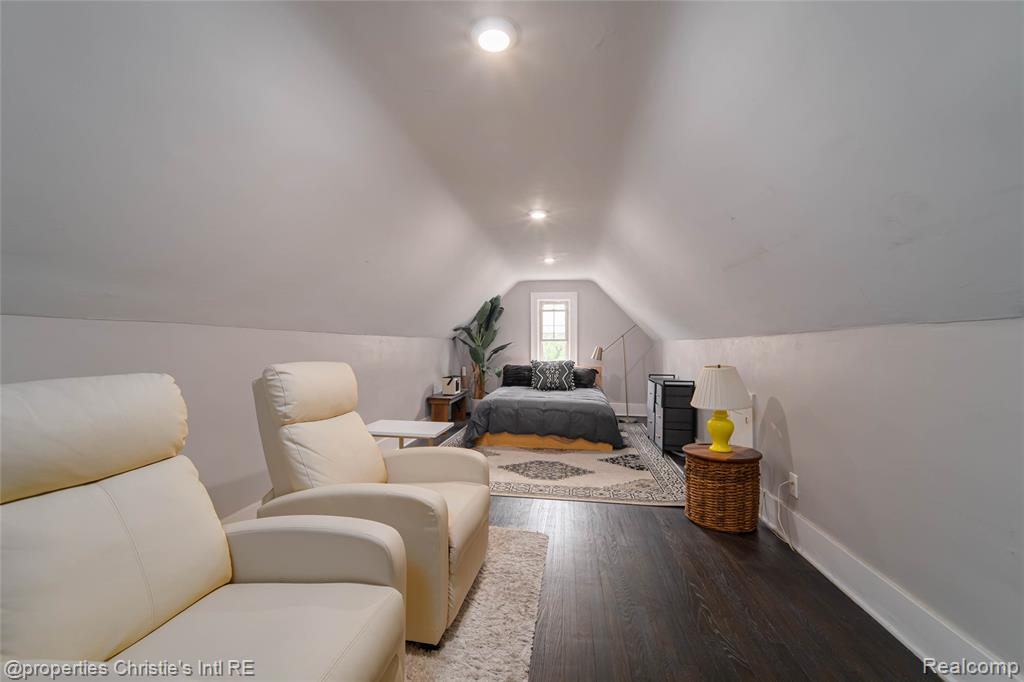 8604 La Salle Boulevard, Detroit, MI 48206 — Photo 49